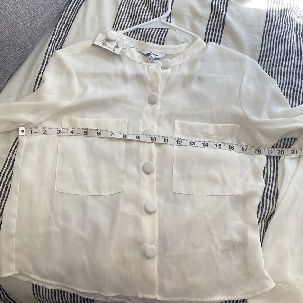 NWT Express Cream Button Up Blouse - Picture 4 of 5